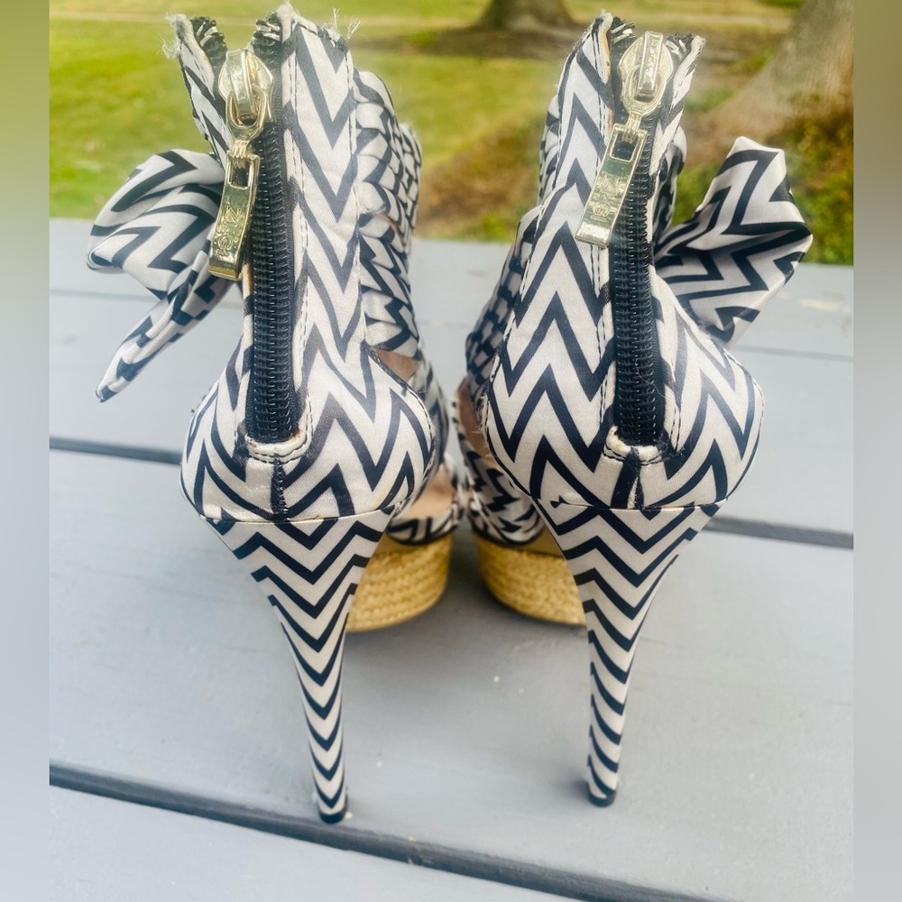 Zigi Soho Women's Black and White Sandals S/7 - Picture 16 of 16